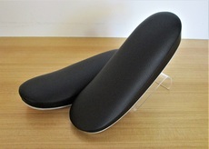 綿入草履　黒台　斜め 500px.jpg