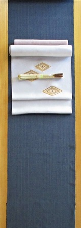 山下健 濃いグレー着尺＆竺仙 入子菱 九寸帯.jpg