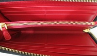 プラダ長財布　黒　中身400px.jpg